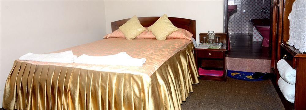 פוקהרה Hotel Travel Inn מראה חיצוני תמונה