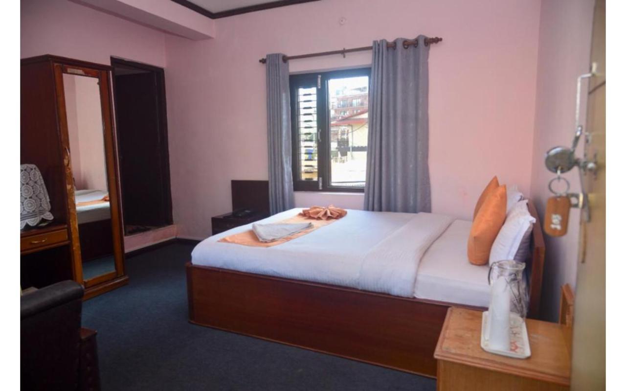 פוקהרה Hotel Travel Inn מראה חיצוני תמונה