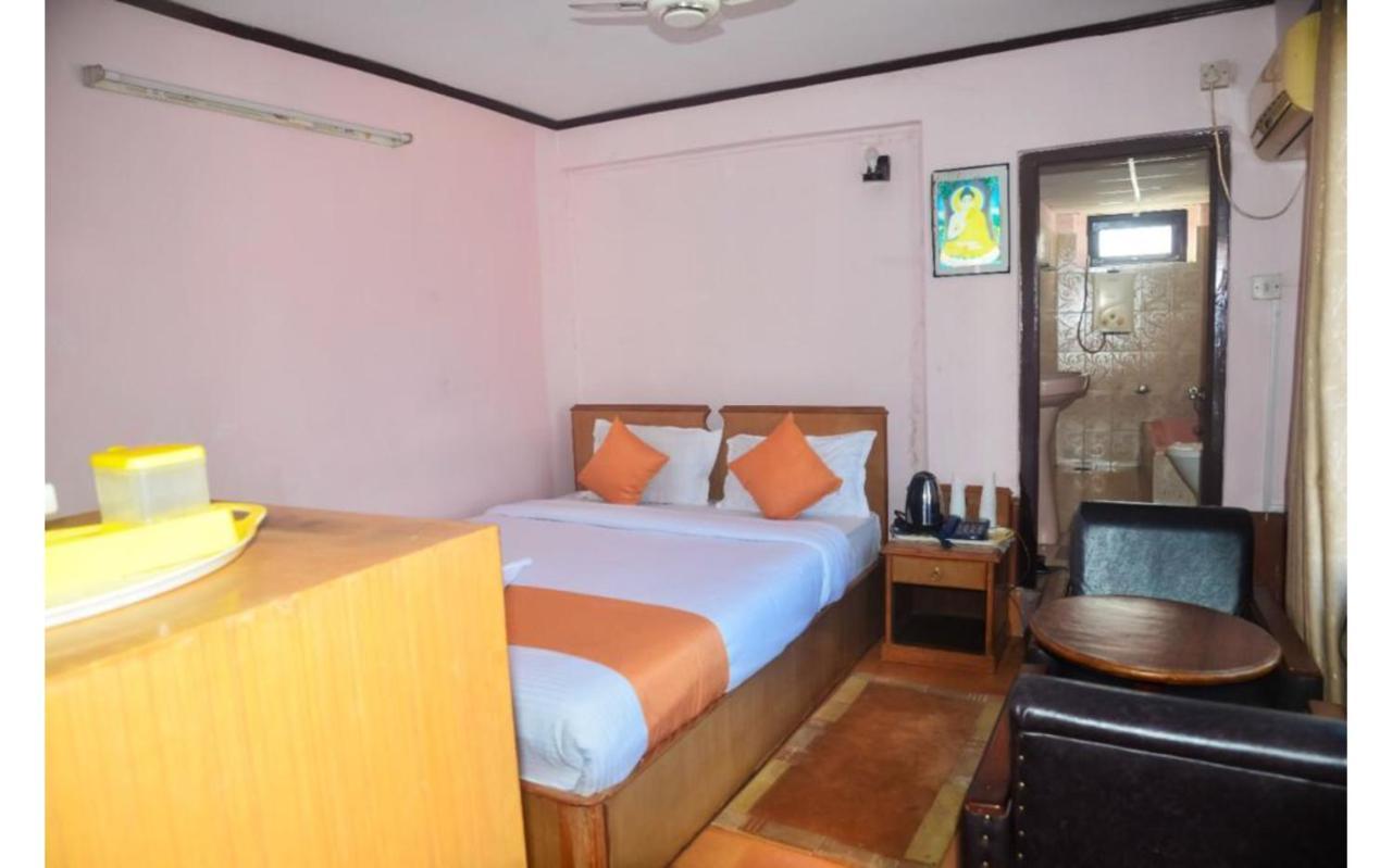 פוקהרה Hotel Travel Inn מראה חיצוני תמונה