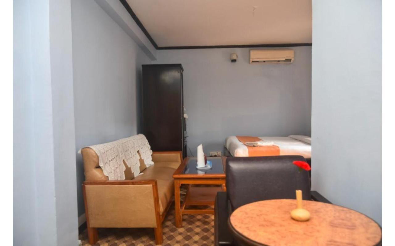 פוקהרה Hotel Travel Inn מראה חיצוני תמונה