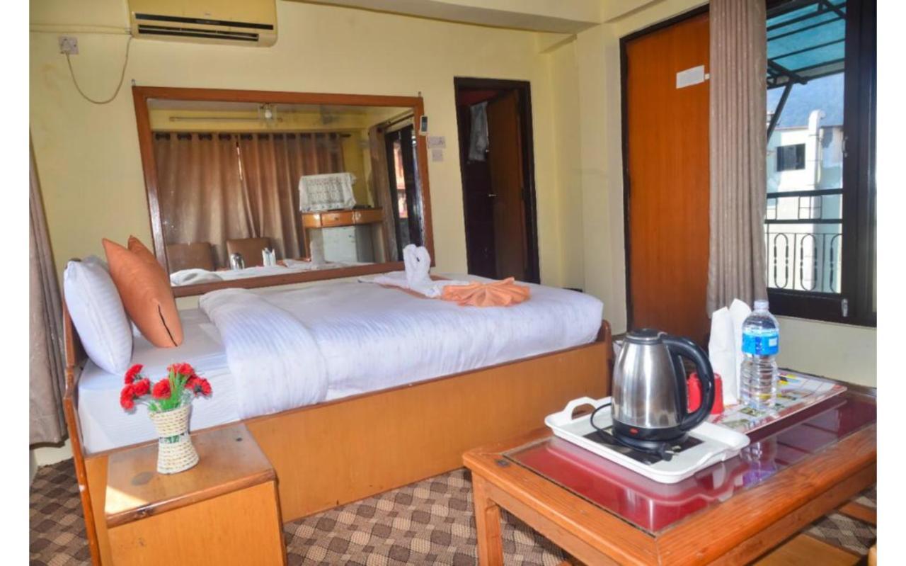 פוקהרה Hotel Travel Inn מראה חיצוני תמונה
