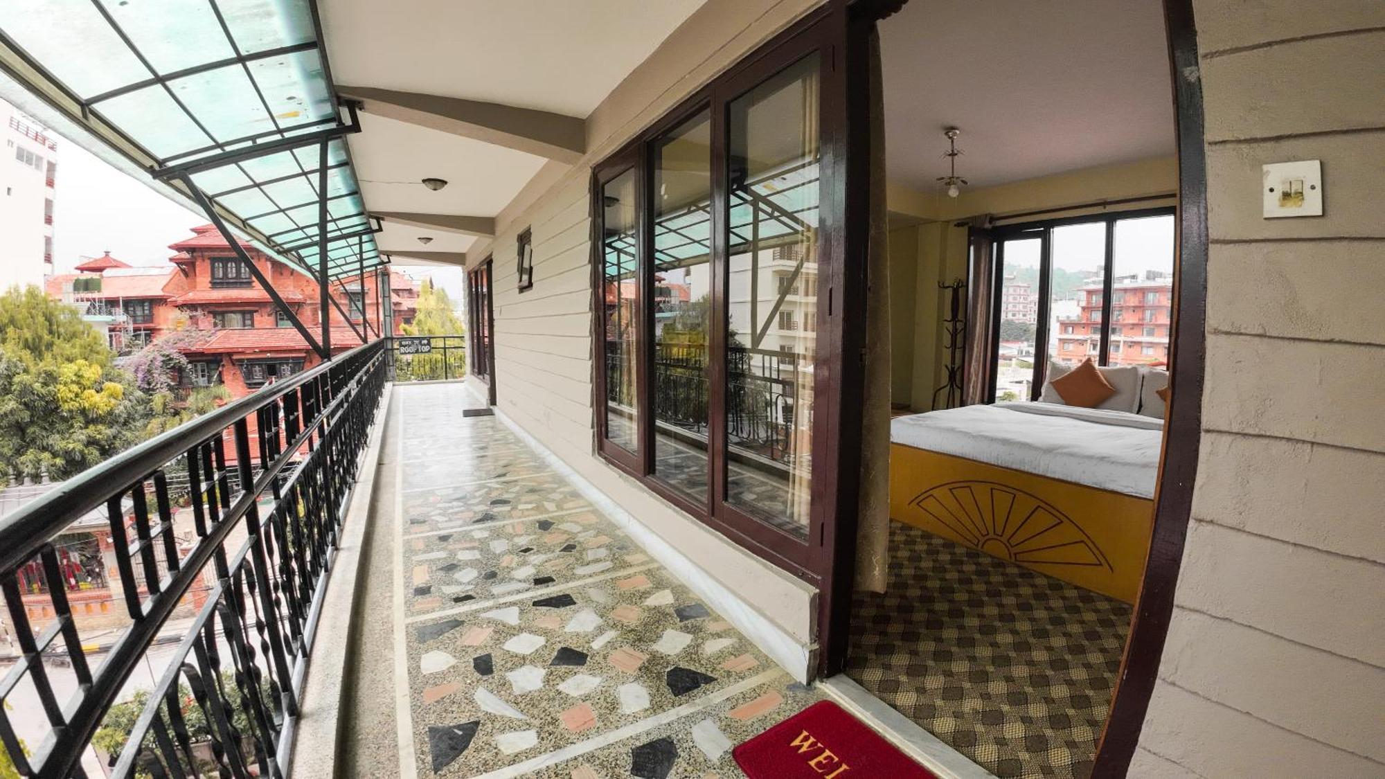 פוקהרה Hotel Travel Inn מראה חיצוני תמונה