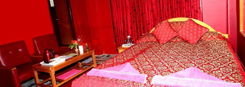 פוקהרה Hotel Travel Inn מראה חיצוני תמונה